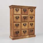 1135 6582 CHEST OF DRAWERS